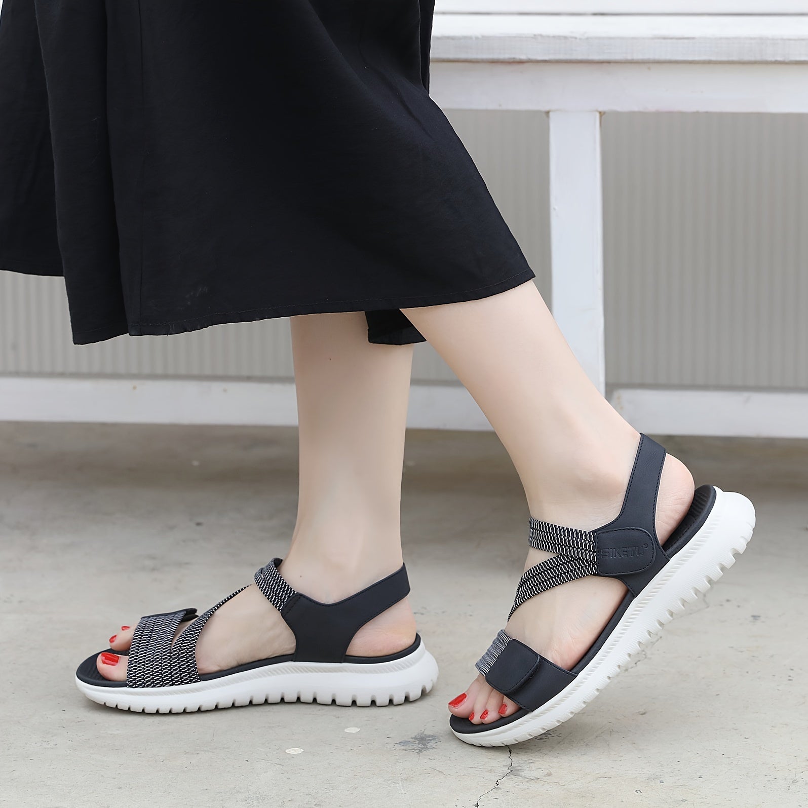 [Comfortable Sandals] Amazon's Lightweight Comfortable Women's Flat Sandals | Adjustable Ankle Strap, Breathable Open-Toe Design, Cushioned EVA Insole & Non-Slip MD Sole - Summer Casual Beach Shoes Beige/Black (EU 35-42), Decorative Metallic Accent &
