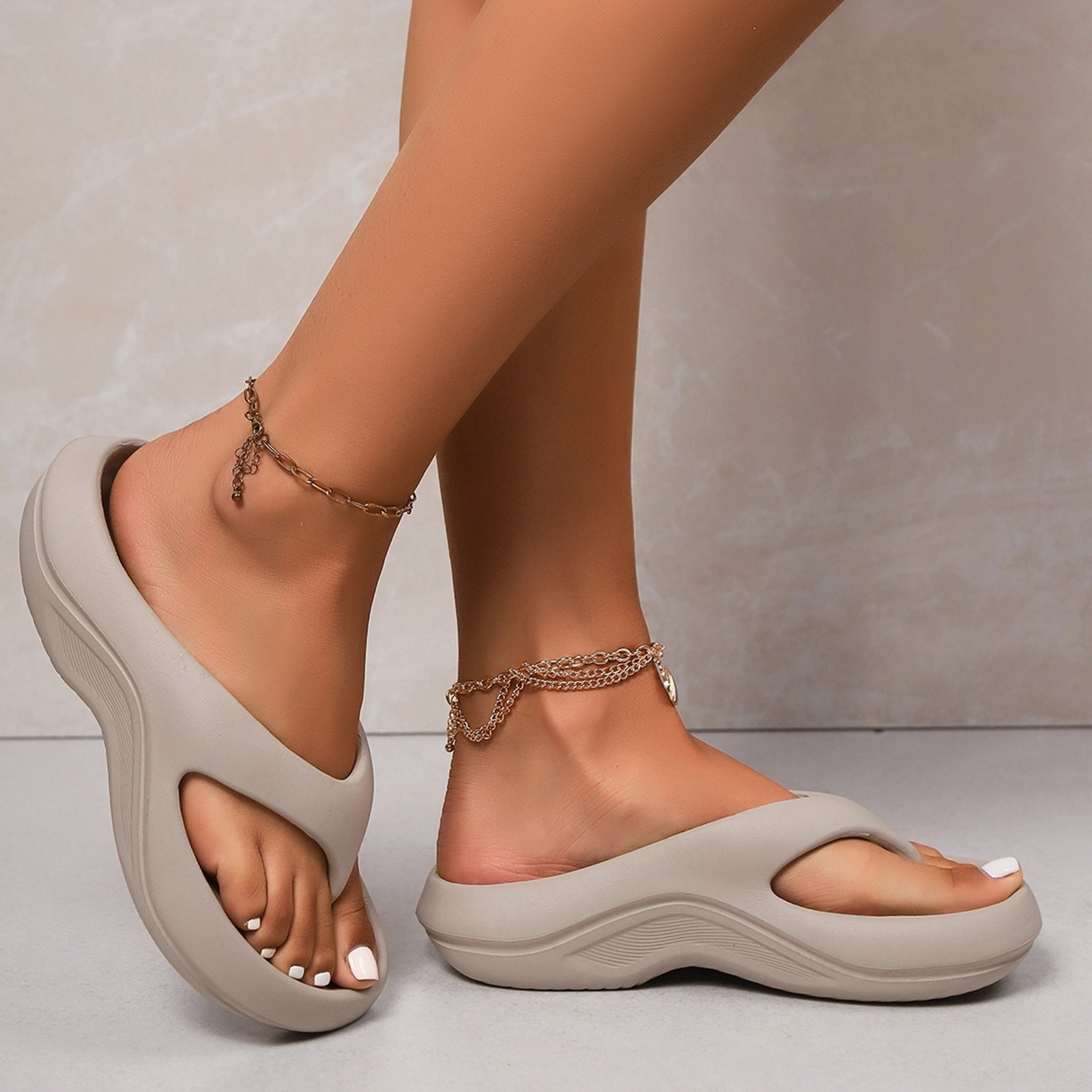 [Comfortable and Soft] Stylish Solid Color EVA Molded Flip-Flops - Comfortable and Soft - For Women, Daily Life, Work, or Beach Vacations