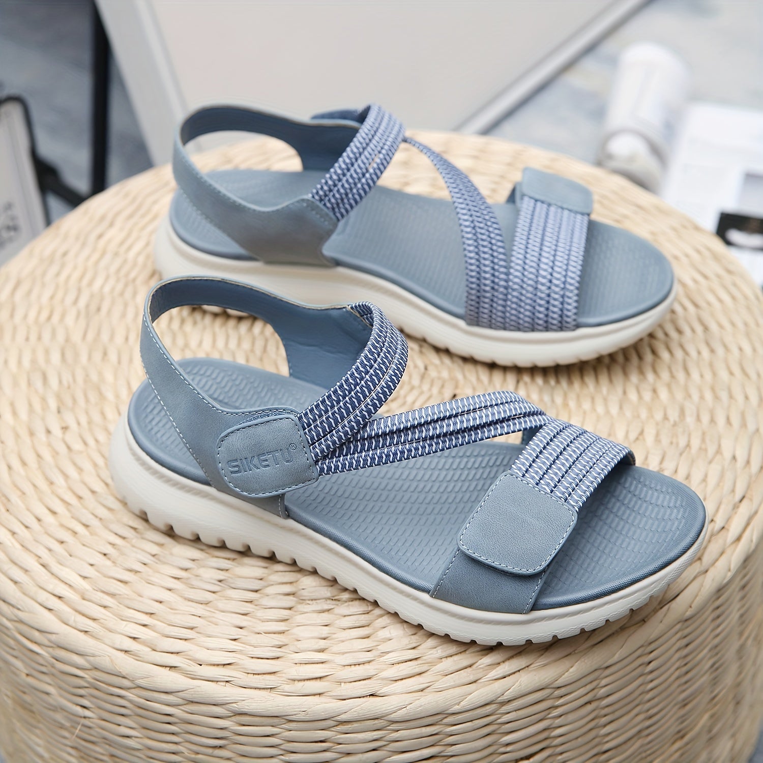 [Comfortable Sandals] Amazon's Lightweight Comfortable Women's Flat Sandals | Adjustable Ankle Strap, Breathable Open-Toe Design, Cushioned EVA Insole & Non-Slip MD Sole - Summer Casual Beach Shoes Beige/Black (EU 35-42), Decorative Metallic Accent &